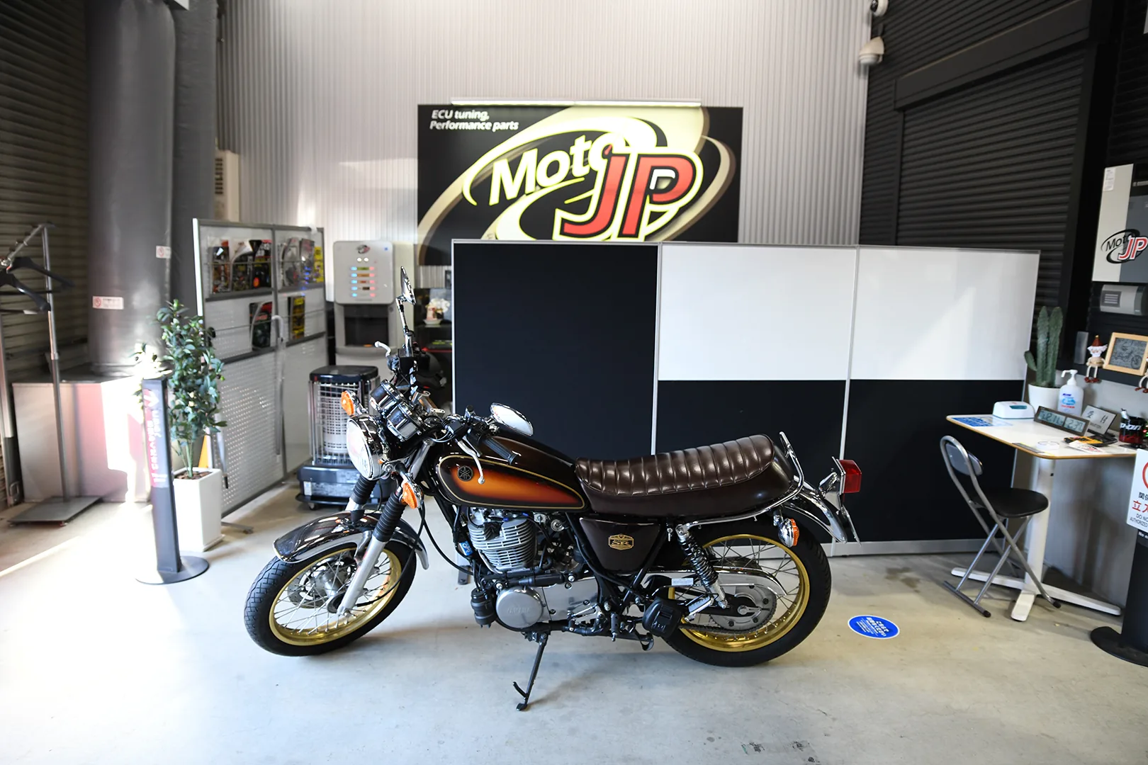 YAMAHA SR400 2019-2020
