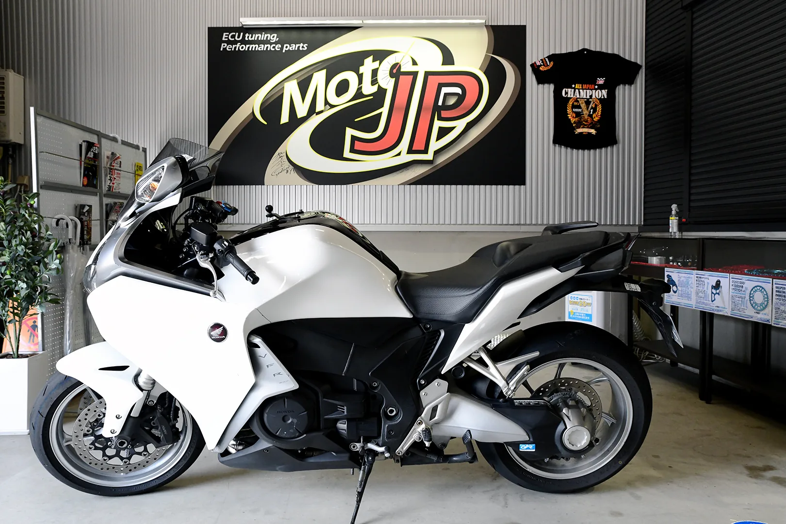 HONDA VFR1200F