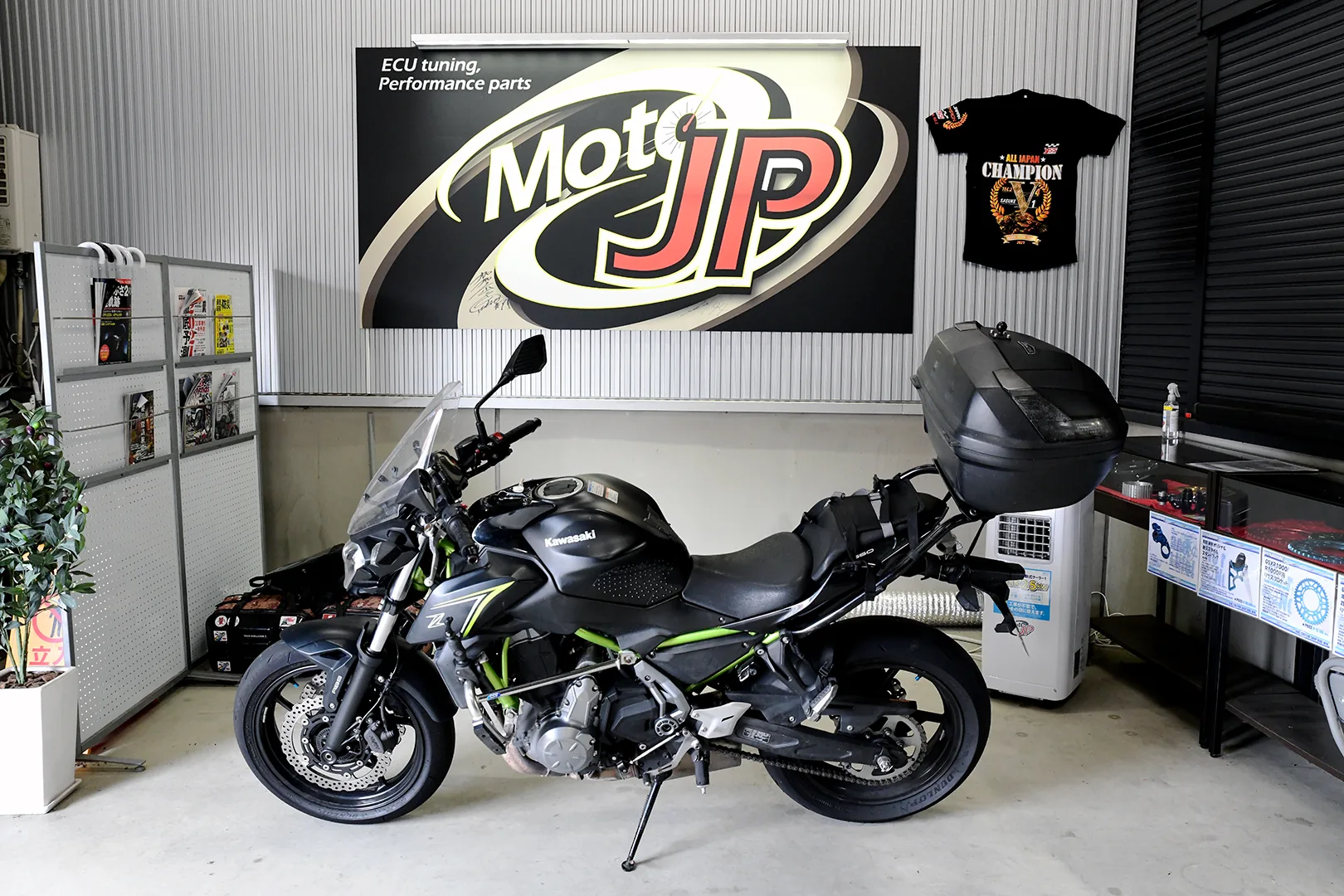 KAWASAKI Z650