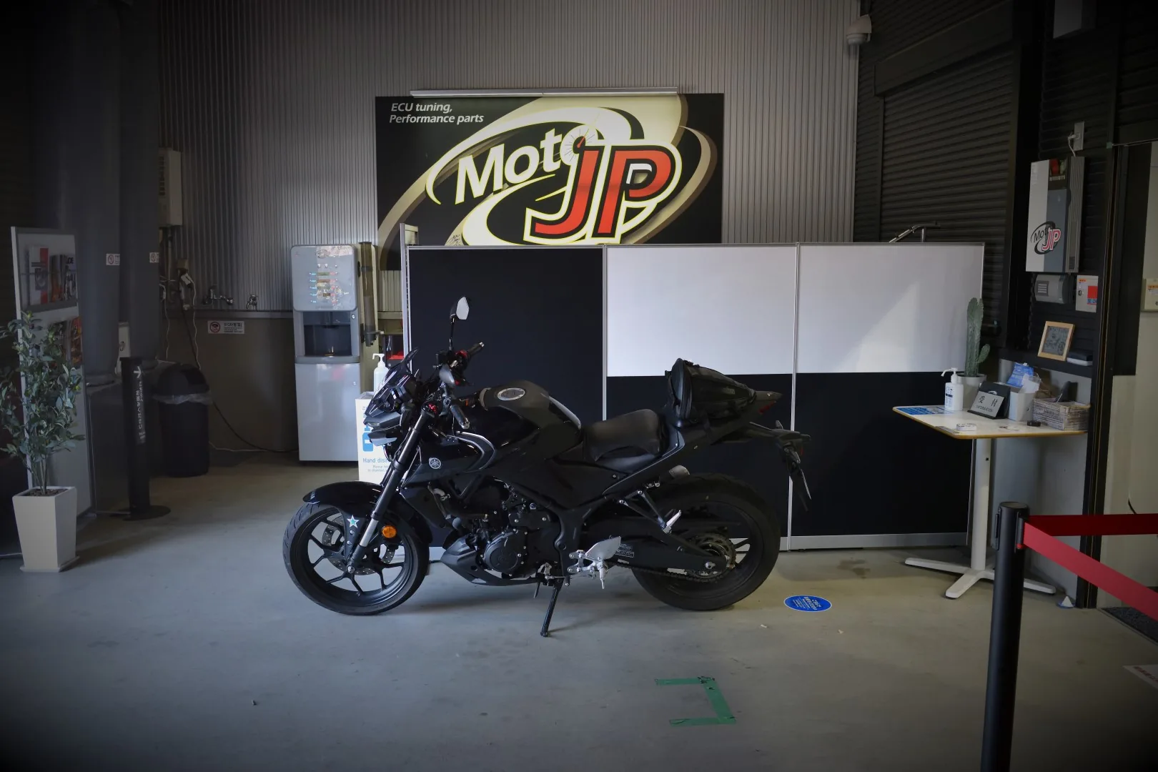 YAMAHA MT-03