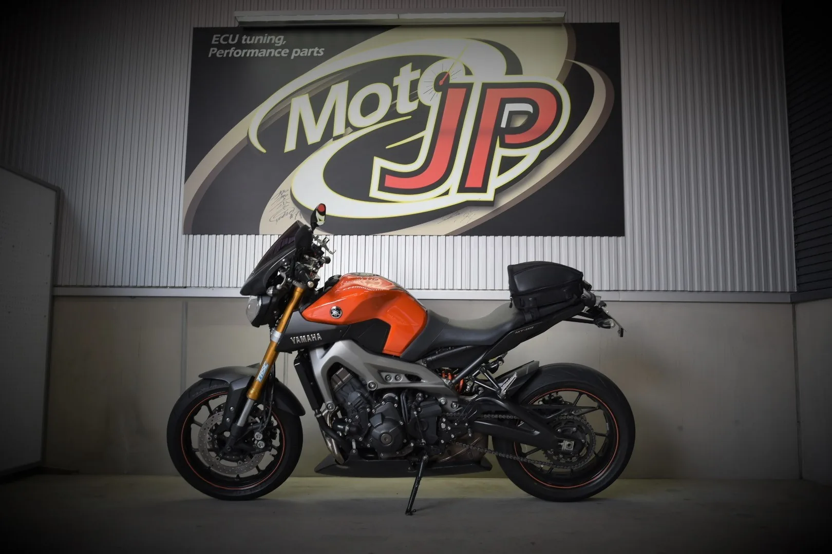 YAMAHA MT-09