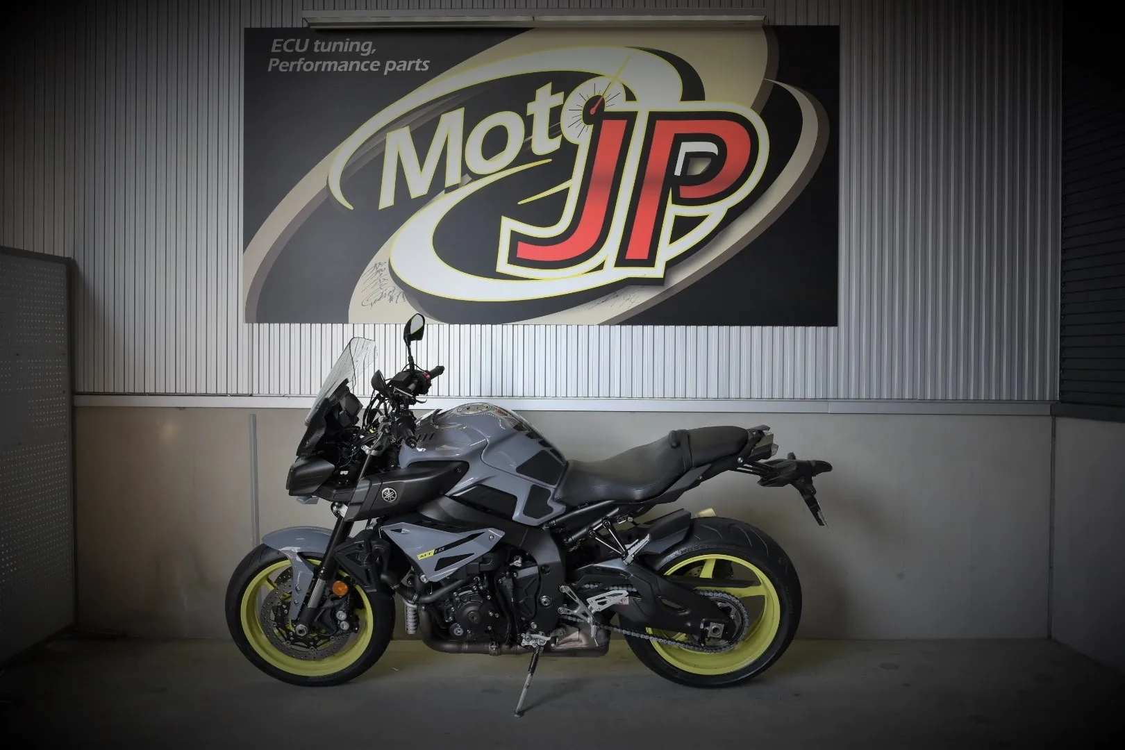YAMAHA MT-10
