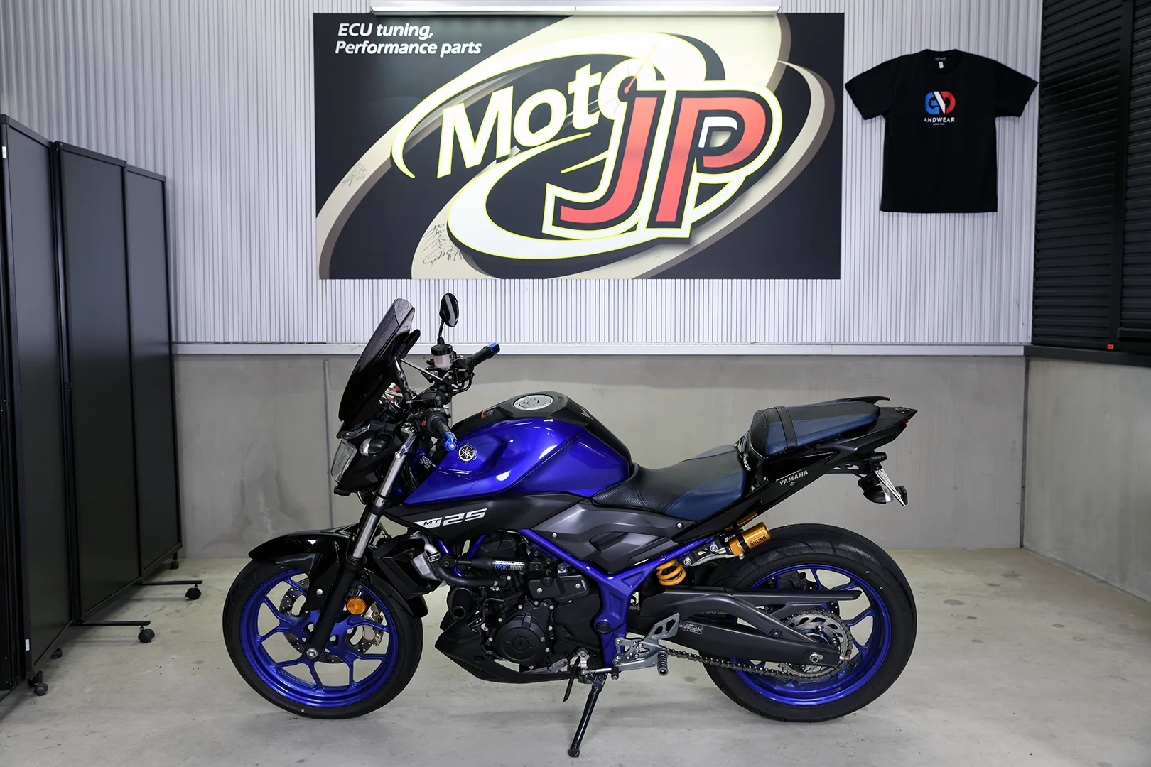 YAMAHA MT-25