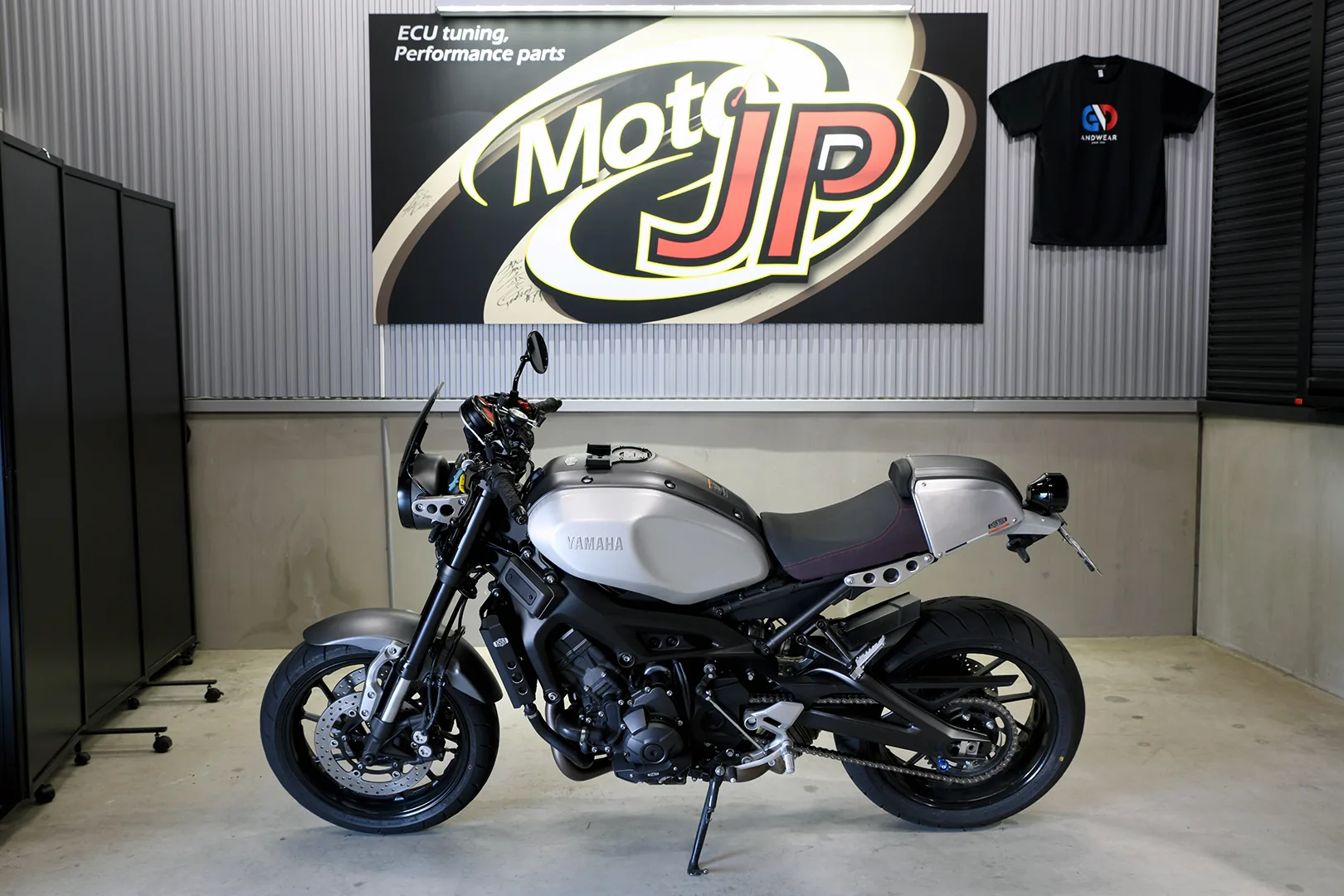 YAMAHA XSR900
