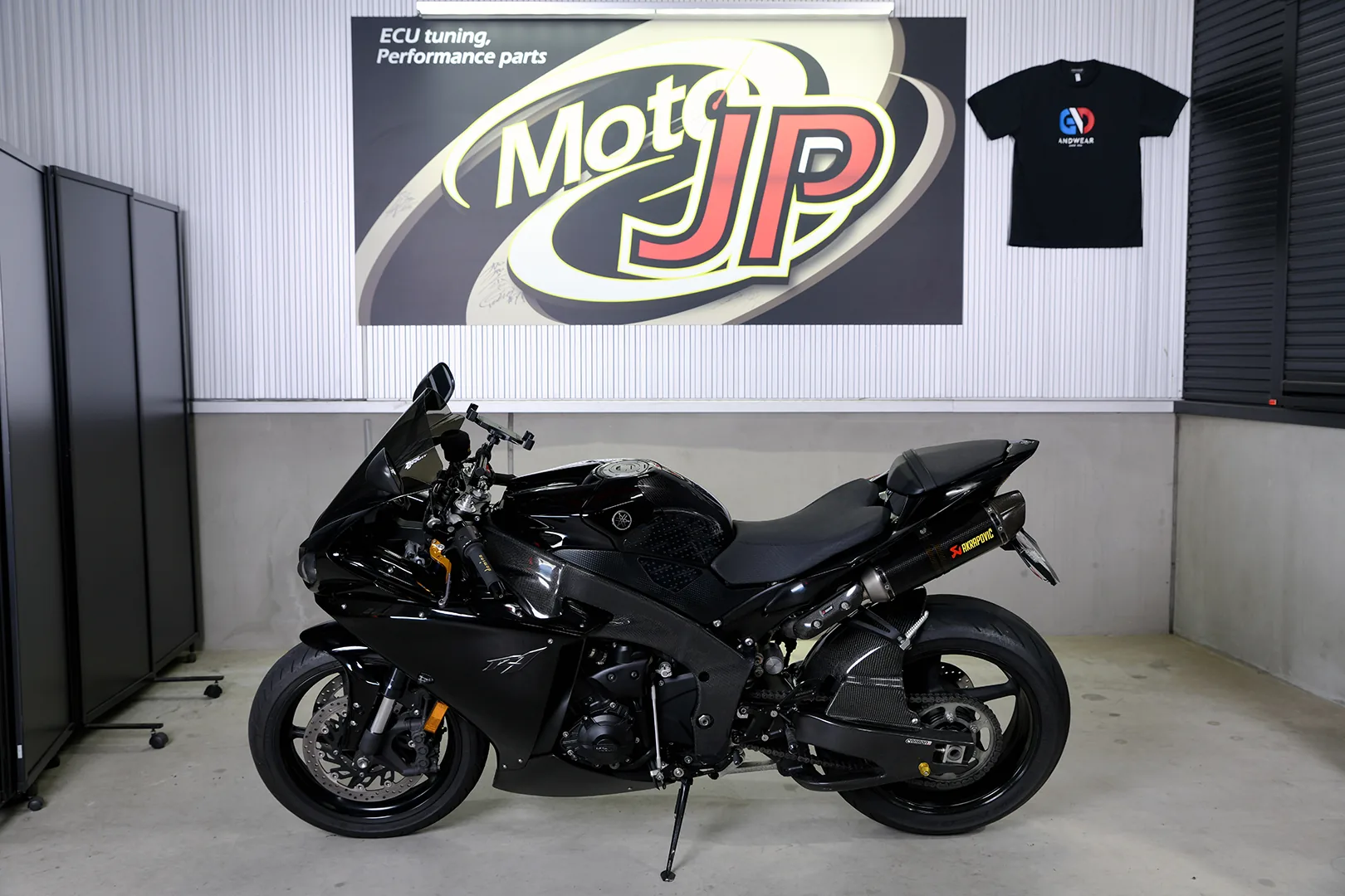 YAMAHA YZF-R1
