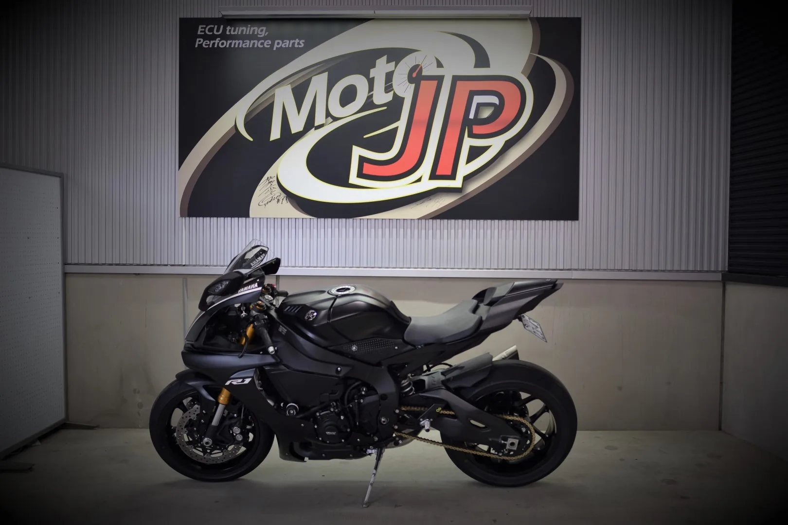 YAMAHA YZF-R1