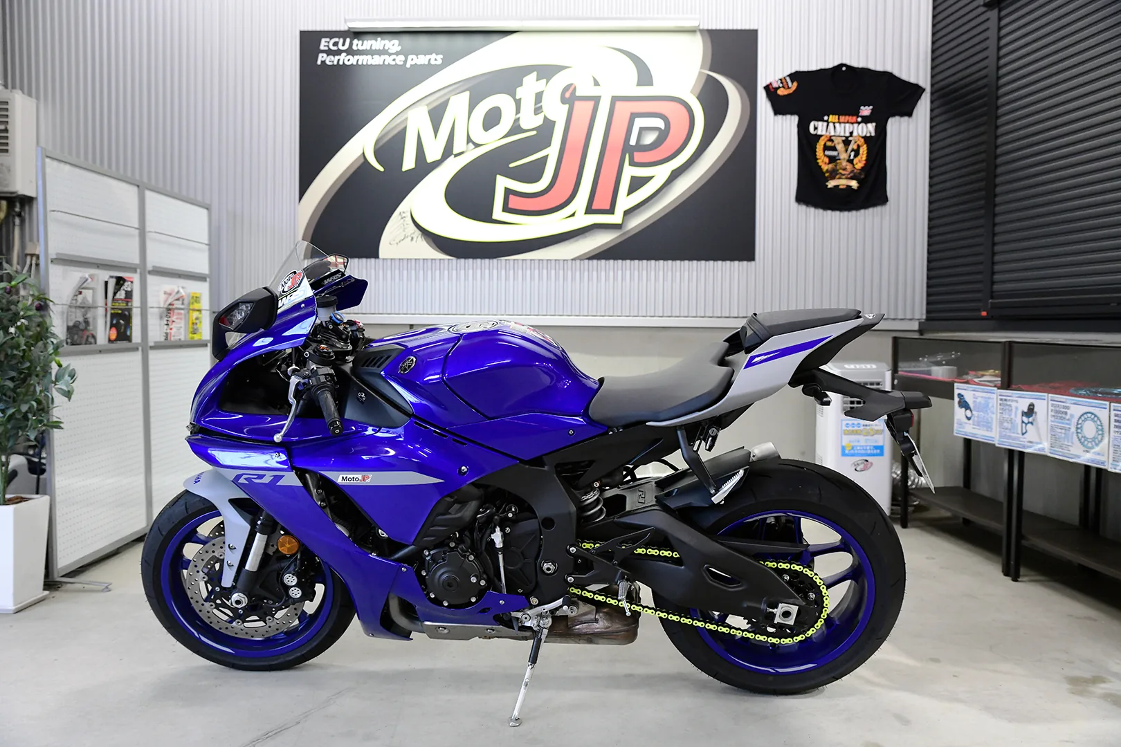 YAMAHA YZF-R1