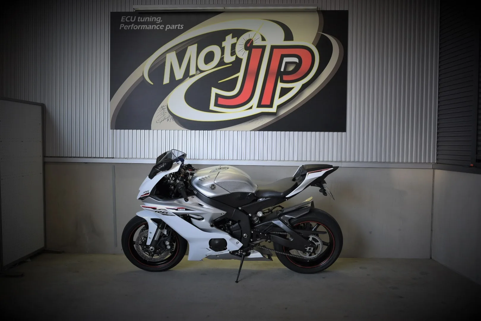 YAMAHA YZF-R6